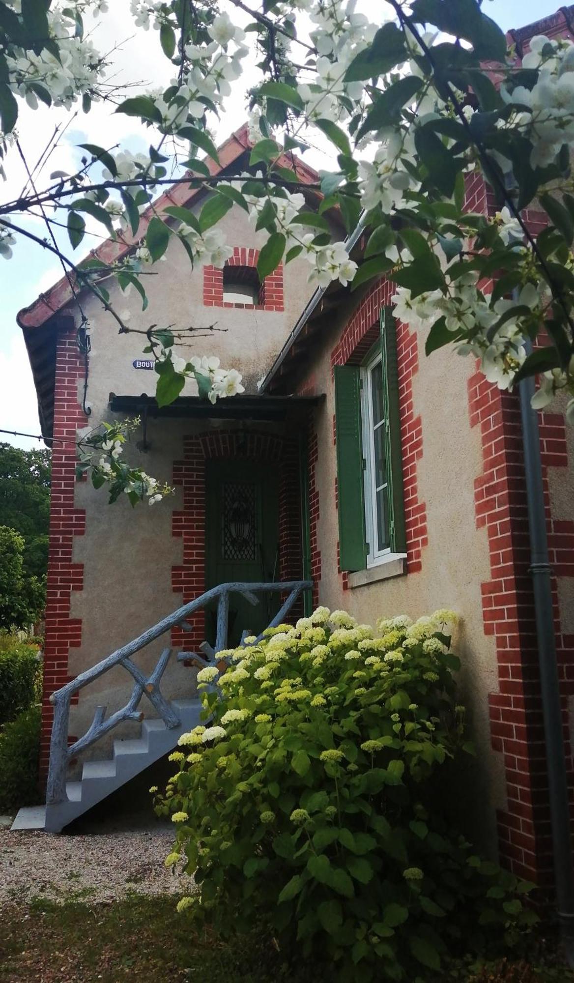 Maison " Bouton D'Or" Au Bord De L'Eau, A 10 Mn De Tours , Meuble Classe Une Etoile Saint-Avertin Εξωτερικό φωτογραφία
